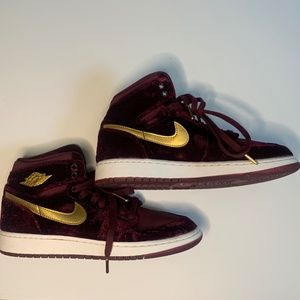 Jordan 1 Retro Heiress Night Maroon,  6